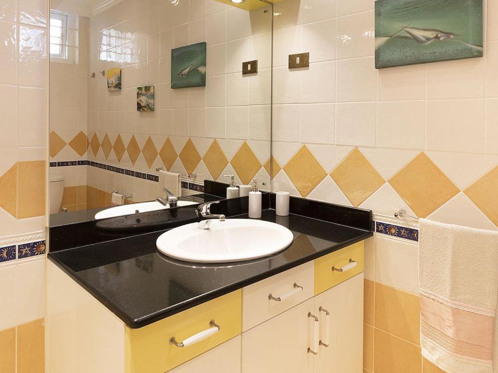 Apartment Orchid Гранд-Бэй Экстерьер фото